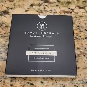 SAVVY mineral eye shadow palette Natural Quartz